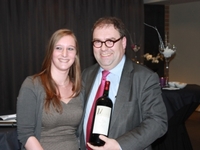 Voorzitster Kim Van Cauteren met gastspreker Kristof D'Haese